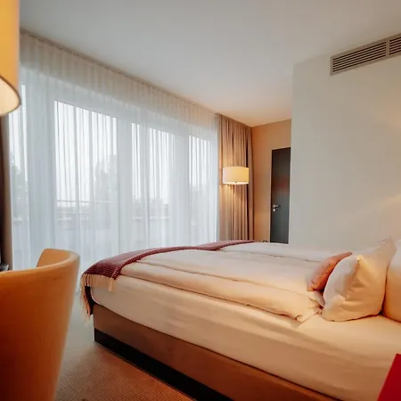 Looken By Hackmann 4*