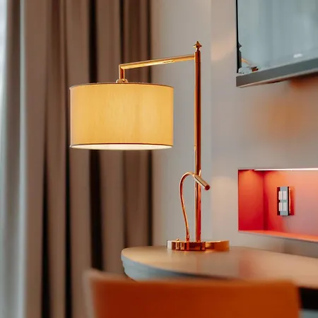 Looken By Hackmann 4*