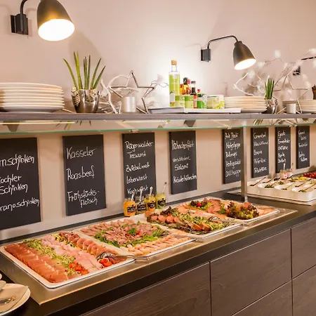 Looken By Hackmann 4*